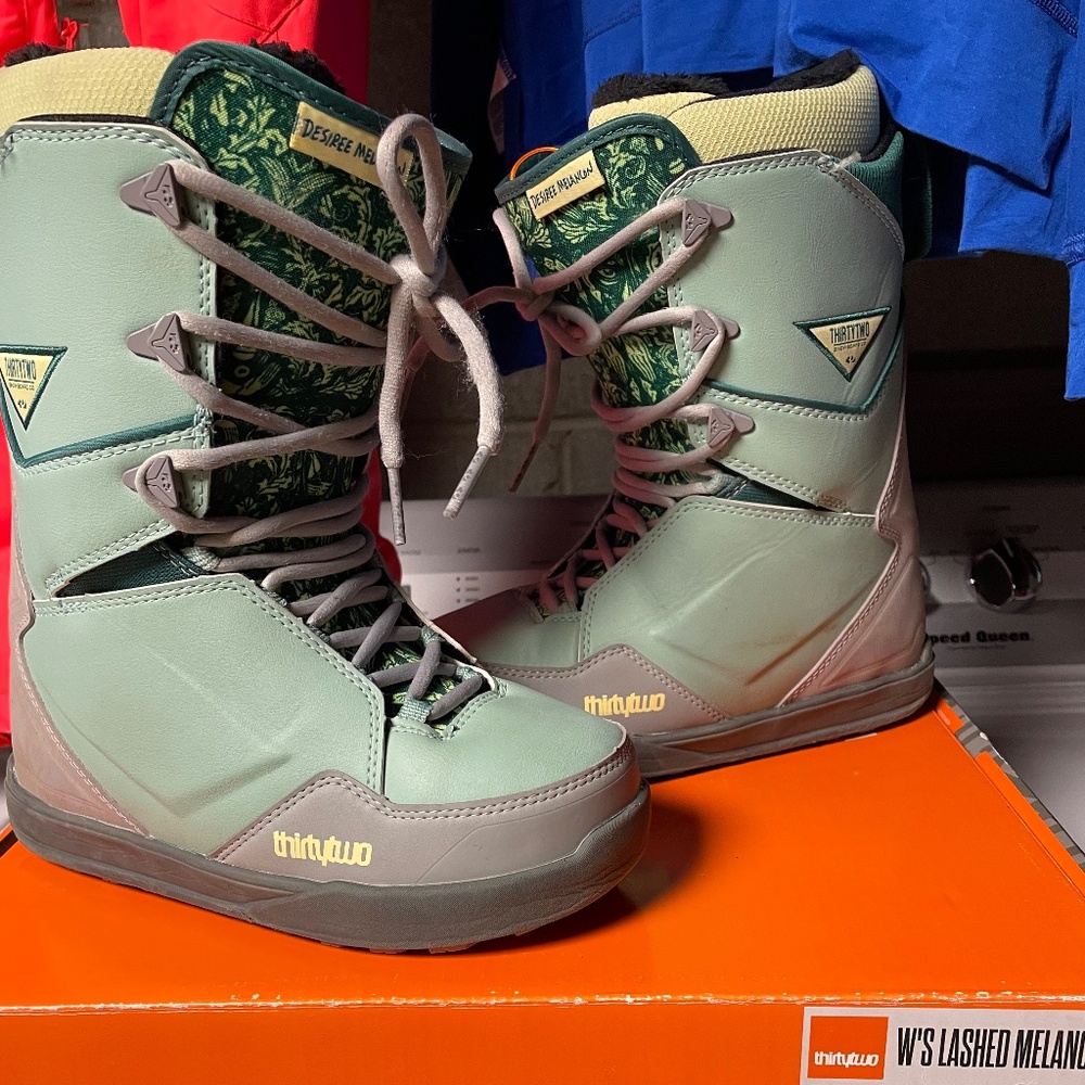 Thirty Two women’s lashed melancon snowboard boots